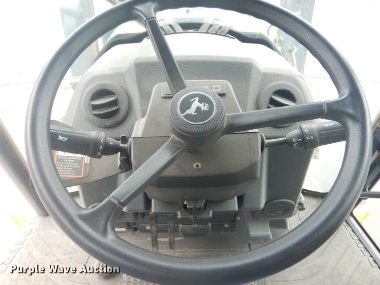 image for item IT9235 2015 John Deere 410L  backhoe