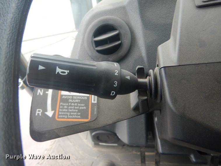 image for item IT9235 2015 John Deere 410L  backhoe