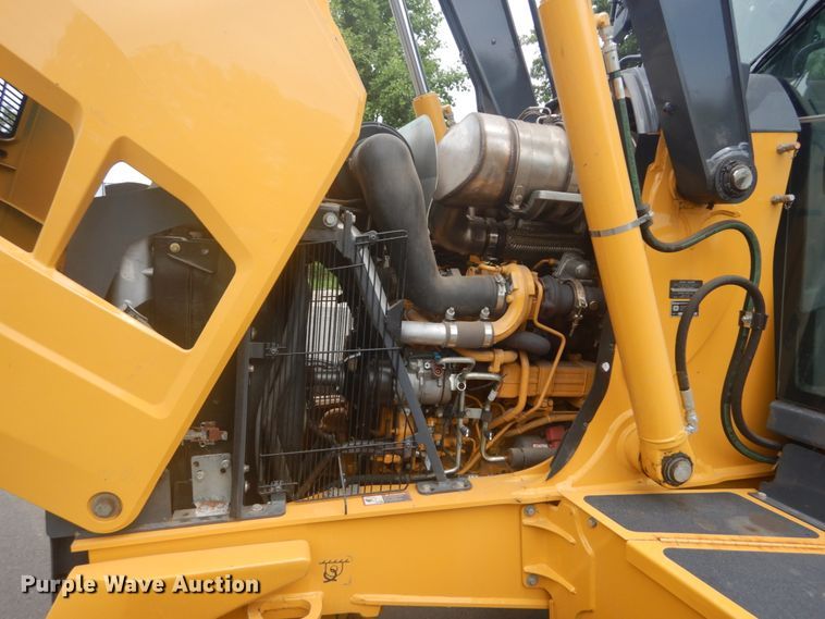 image for item IT9235 2015 John Deere 410L  backhoe