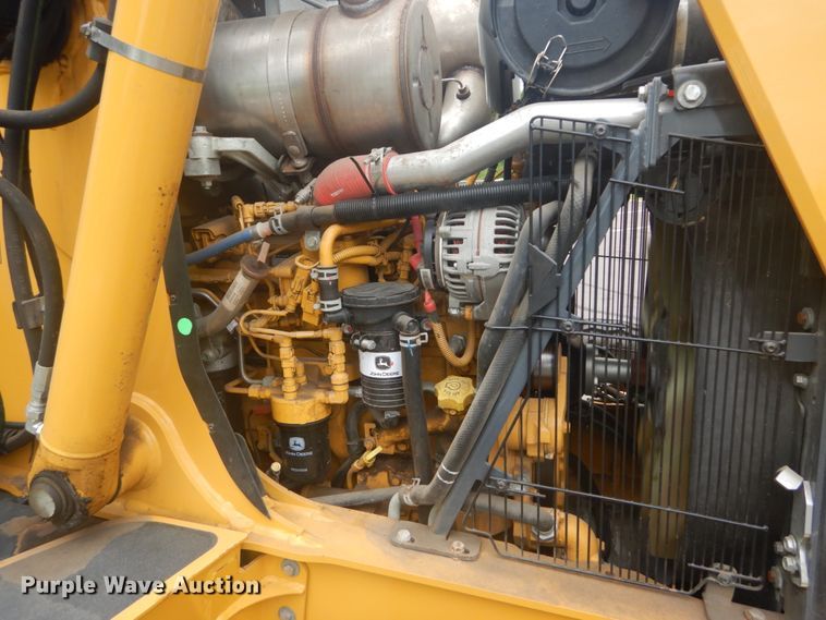 image for item IT9235 2015 John Deere 410L  backhoe