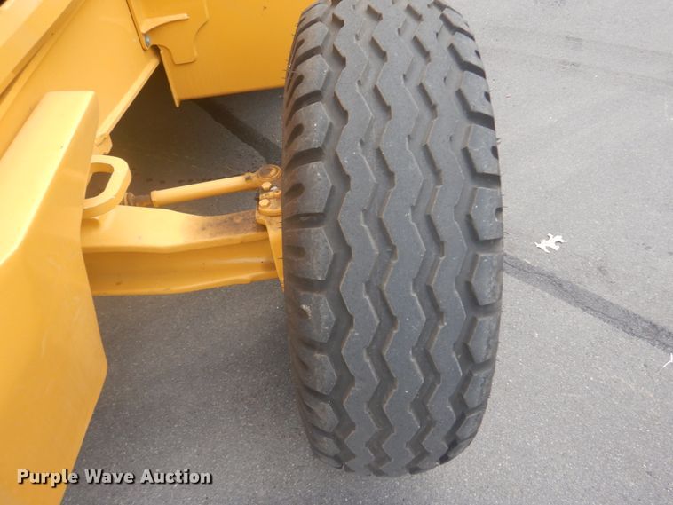 image for item IT9235 2015 John Deere 410L  backhoe