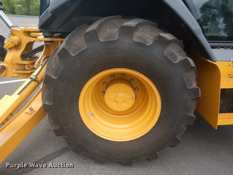 image for item IT9235 2015 John Deere 410L  backhoe