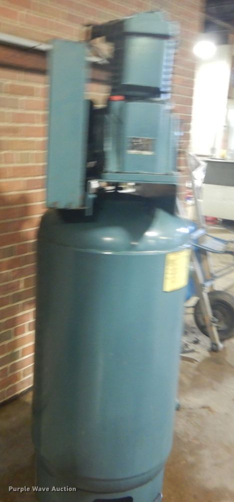 image for item IT9238 1996 Curtis VT757-81  air compressor