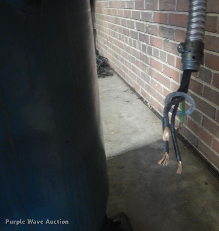 image for item IT9238 1996 Curtis VT757-81  air compressor