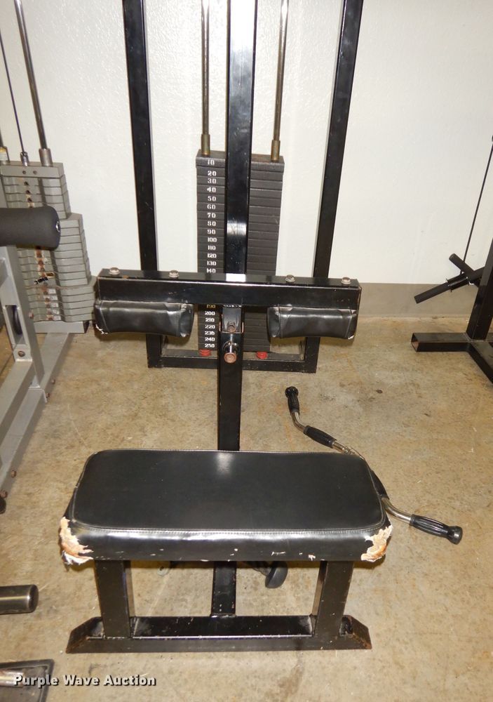 image for item IW9887 Lat pulldown machine