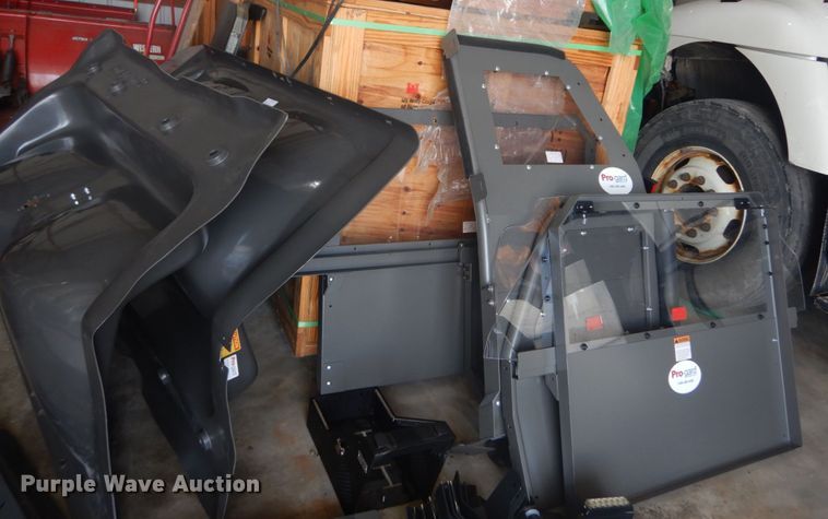 image for item JI9638 Vehicle cage dividers