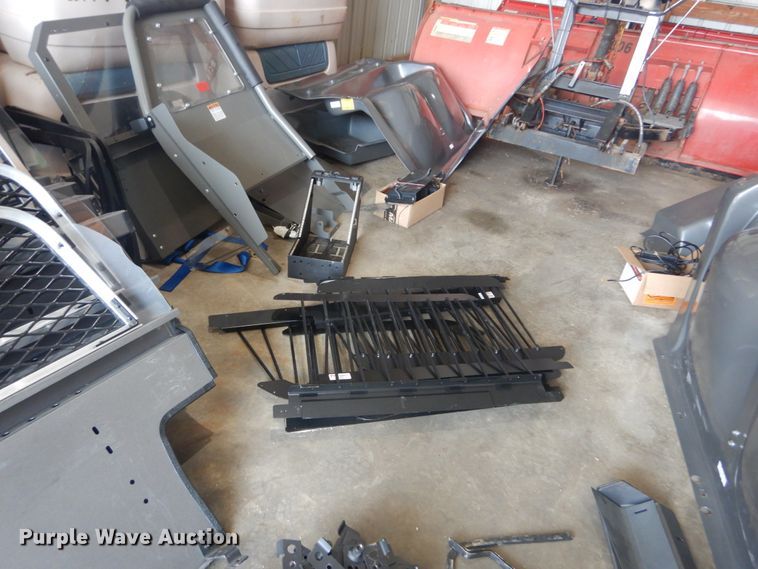 image for item JI9638 Vehicle cage dividers