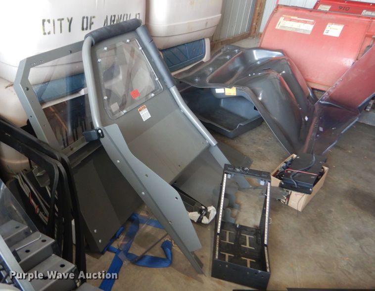 image for item JI9638 Vehicle cage dividers