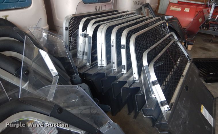 image for item JI9638 Vehicle cage dividers