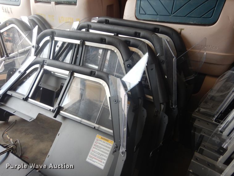image for item JI9638 Vehicle cage dividers