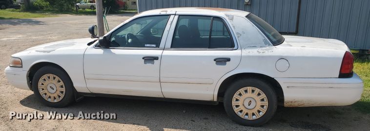 image for item JM9692 2004 Ford Crown Victoria Police Interceptor