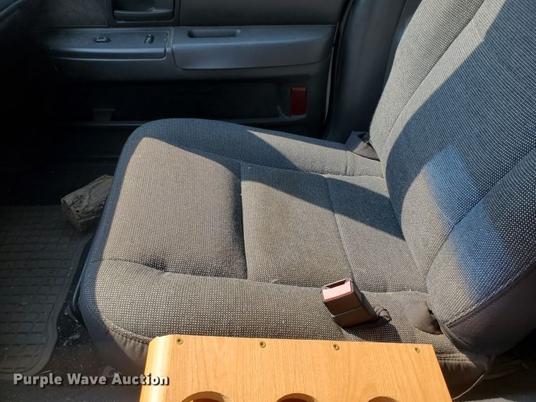 image for item JM9692 2004 Ford Crown Victoria Police Interceptor