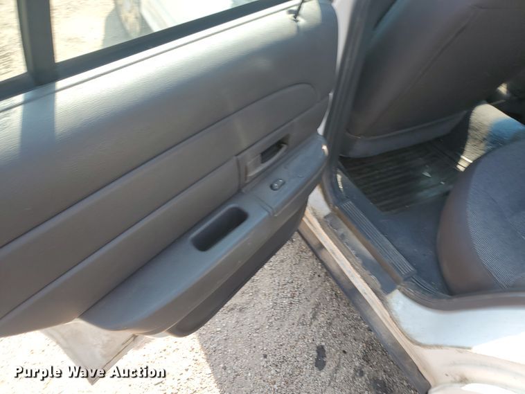 image for item JM9692 2004 Ford Crown Victoria Police Interceptor