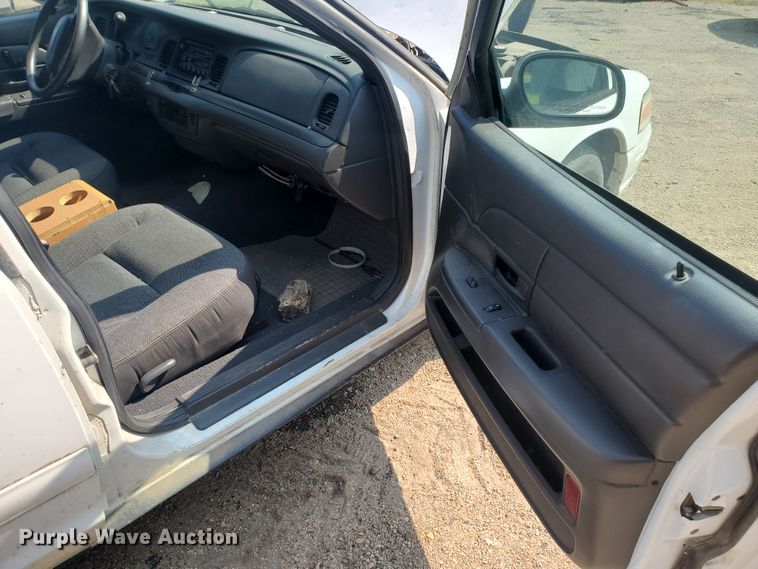 image for item JM9692 2004 Ford Crown Victoria Police Interceptor