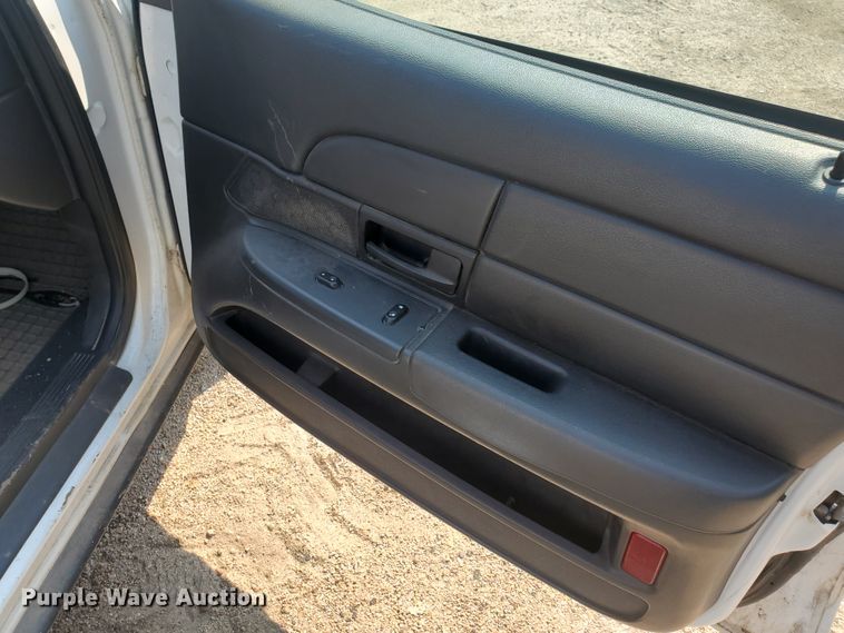 image for item JM9692 2004 Ford Crown Victoria Police Interceptor