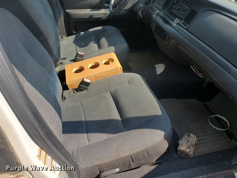 image for item JM9692 2004 Ford Crown Victoria Police Interceptor