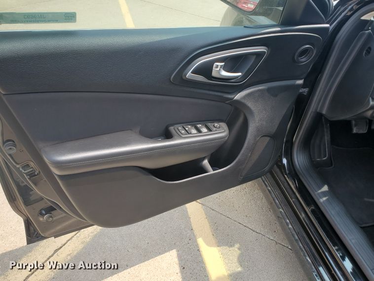 image for item JM9693 2015 Chrysler 200