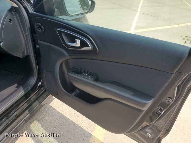 image for item JM9693 2015 Chrysler 200