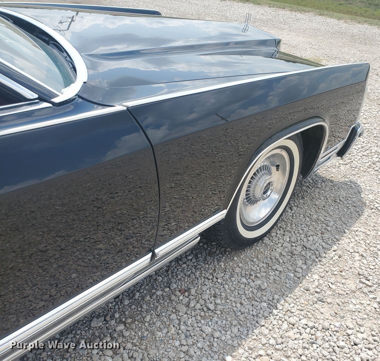 image for item JM9715 1979 Lincoln Continental Town Coupe