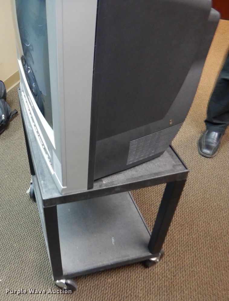 image for item JZ9937 Magnavox  television