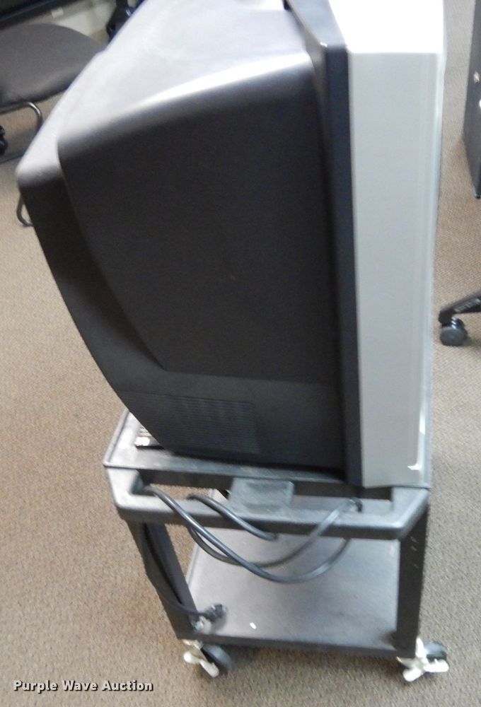 image for item JZ9937 Magnavox  television