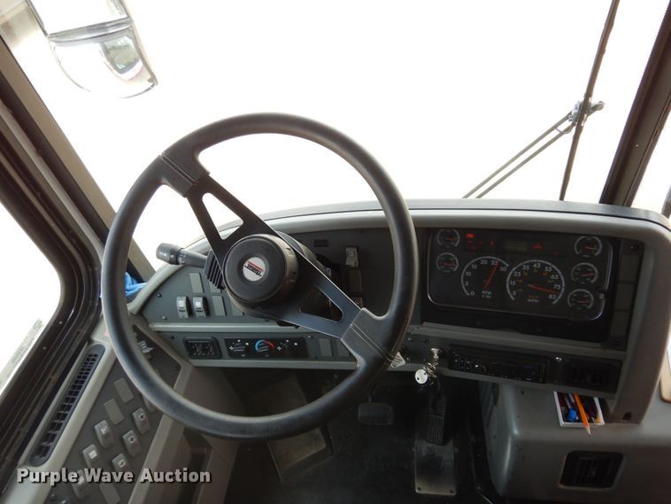 image for item JZ9950 2005 Thomas Built Saf-T-Liner MVP EF  coach bus