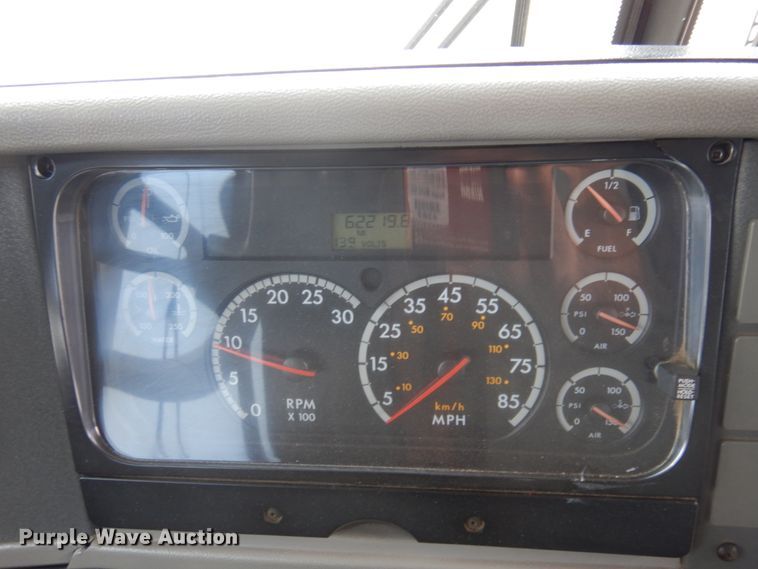 image for item JZ9950 2005 Thomas Built Saf-T-Liner MVP EF  coach bus