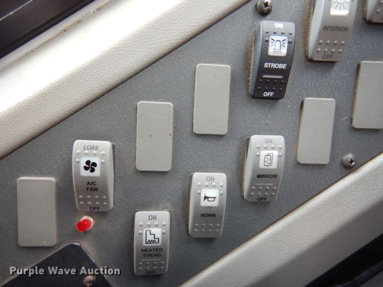 image for item JZ9950 2005 Thomas Built Saf-T-Liner MVP EF  coach bus