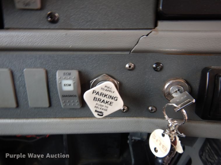 image for item JZ9950 2005 Thomas Built Saf-T-Liner MVP EF  coach bus