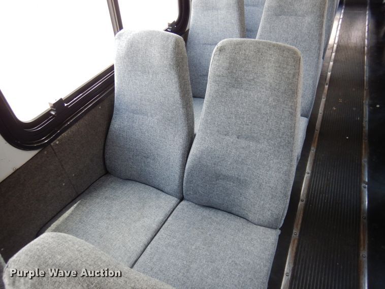 image for item JZ9950 2005 Thomas Built Saf-T-Liner MVP EF  coach bus