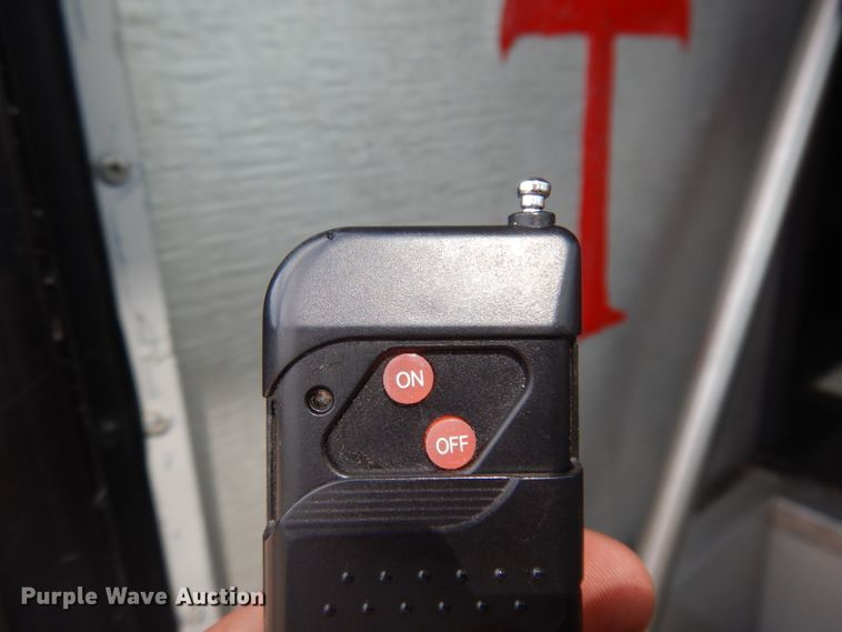 image for item JZ9950 2005 Thomas Built Saf-T-Liner MVP EF  coach bus