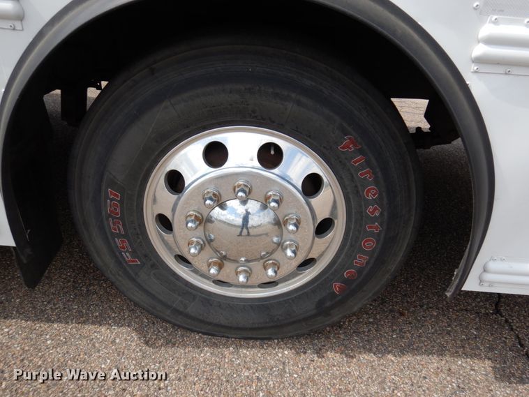 image for item JZ9950 2005 Thomas Built Saf-T-Liner MVP EF  coach bus