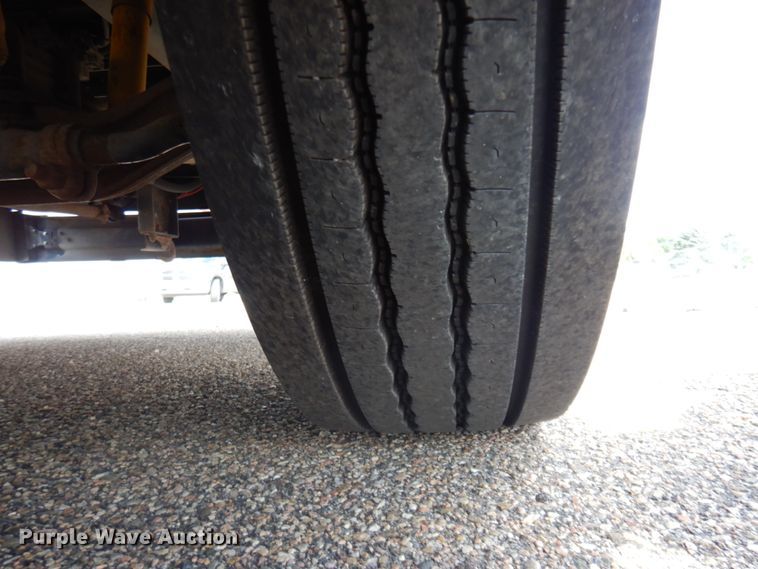 image for item JZ9950 2005 Thomas Built Saf-T-Liner MVP EF  coach bus