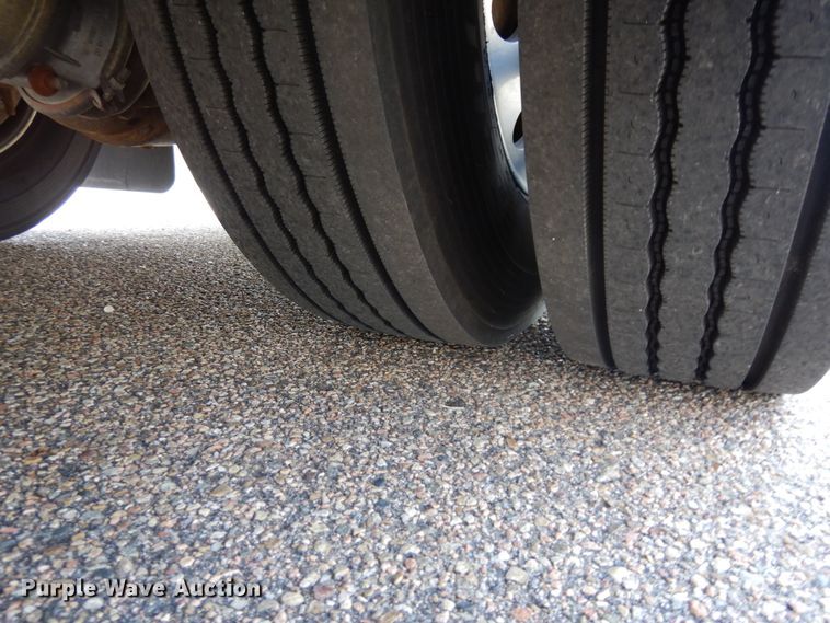 image for item JZ9950 2005 Thomas Built Saf-T-Liner MVP EF  coach bus