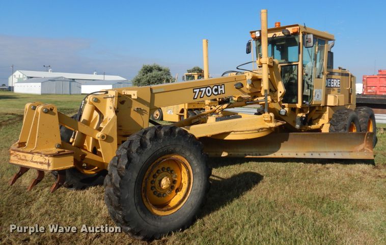 image for item JZ9958 1998 John Deere 770CH  motor grader