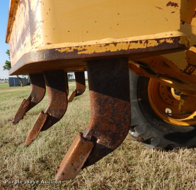 image for item JZ9958 1998 John Deere 770CH  motor grader