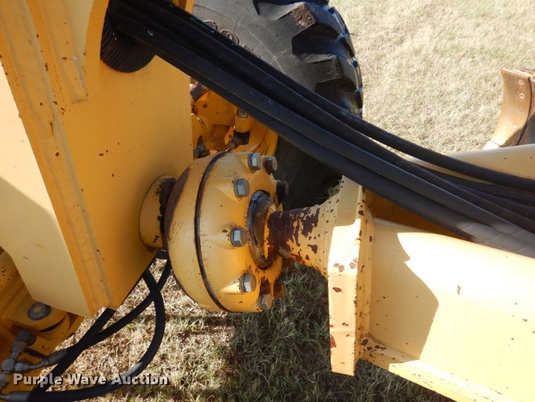 image for item JZ9958 1998 John Deere 770CH  motor grader