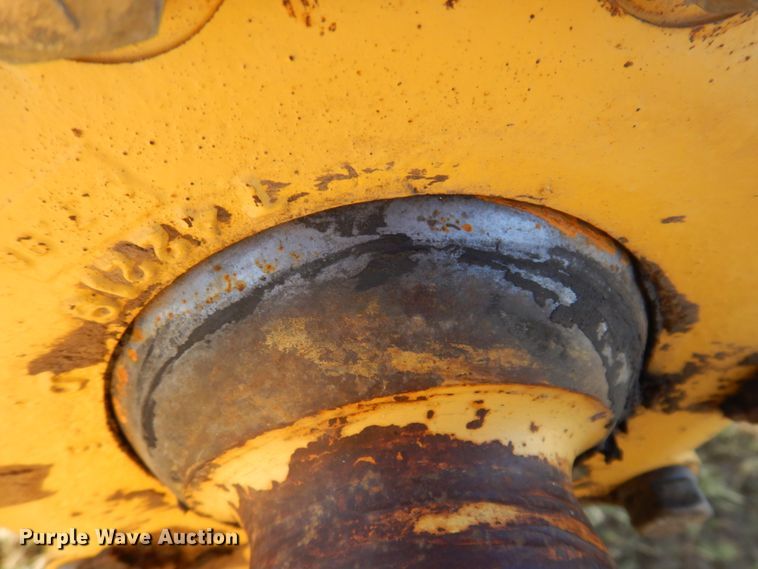 image for item JZ9958 1998 John Deere 770CH  motor grader