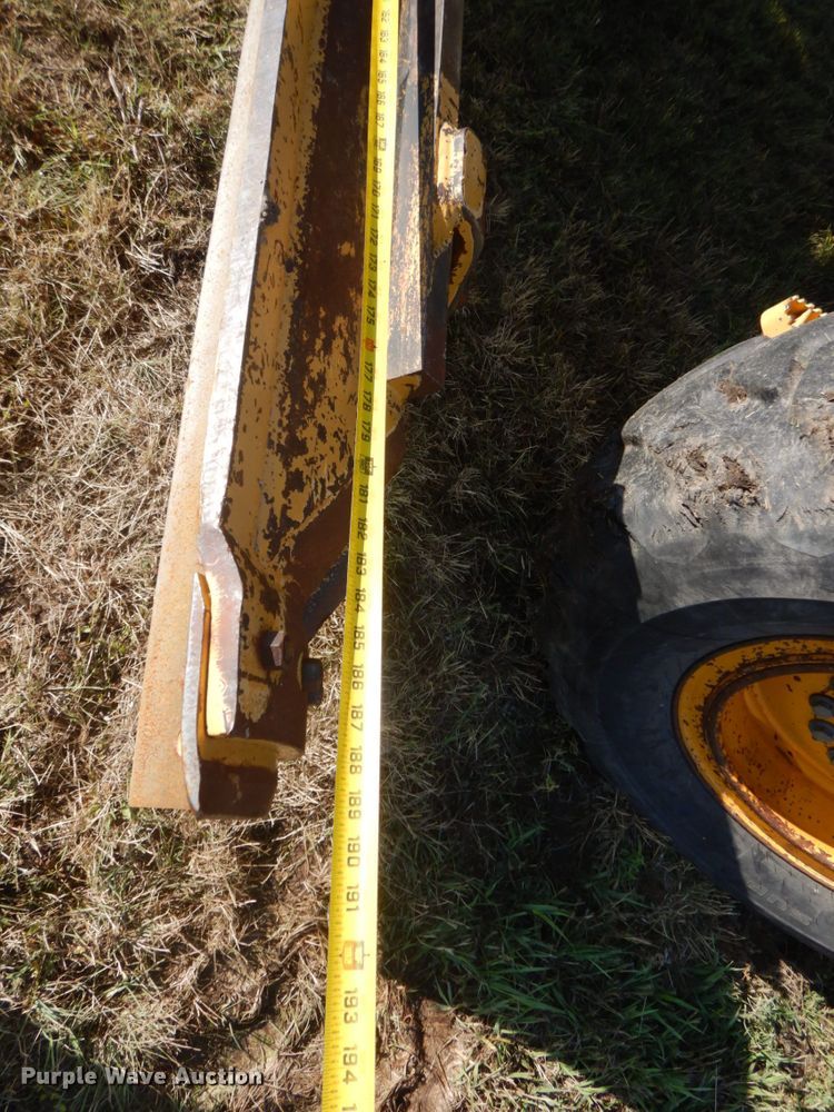 image for item JZ9958 1998 John Deere 770CH  motor grader