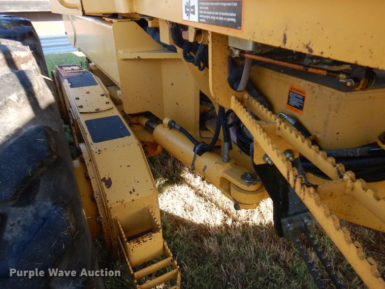 image for item JZ9958 1998 John Deere 770CH  motor grader