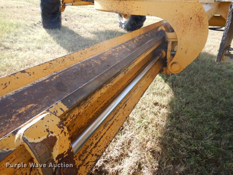 image for item JZ9958 1998 John Deere 770CH  motor grader