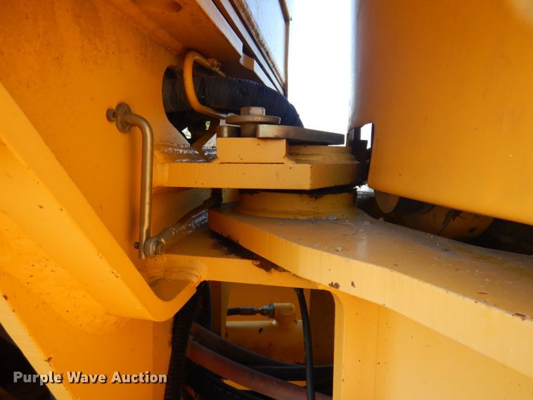 image for item JZ9958 1998 John Deere 770CH  motor grader