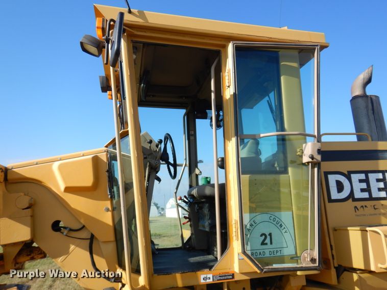 image for item JZ9958 1998 John Deere 770CH  motor grader