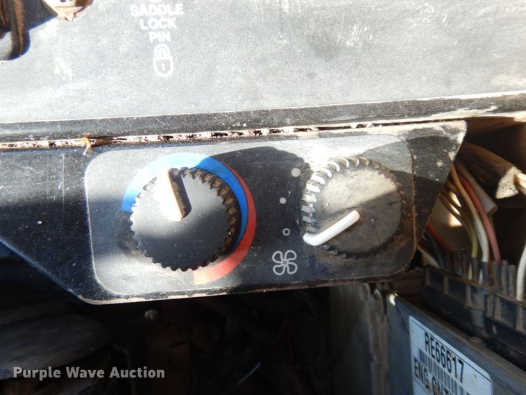 image for item JZ9958 1998 John Deere 770CH  motor grader