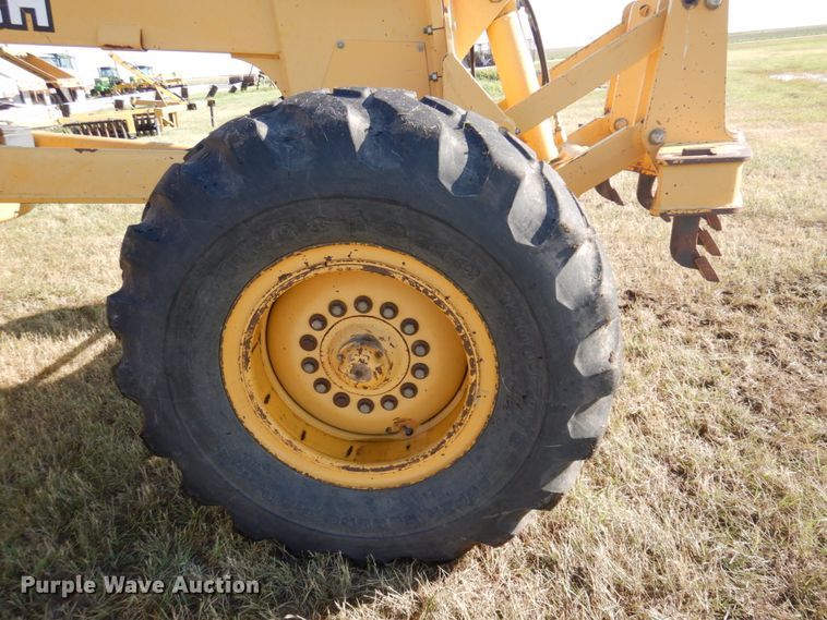 image for item JZ9958 1998 John Deere 770CH  motor grader