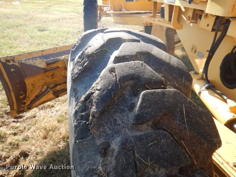 image for item JZ9958 1998 John Deere 770CH  motor grader