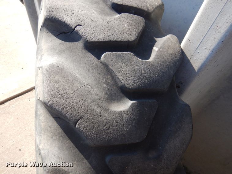 image for item JZ9958 1998 John Deere 770CH  motor grader