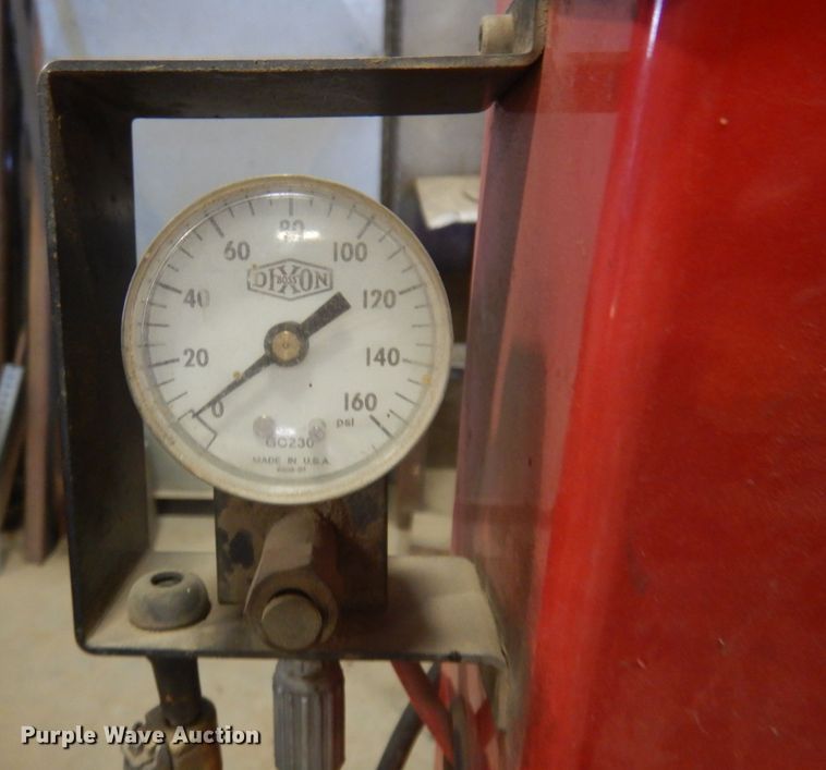 image for item JZ9961 2002 Hunter TC3000  rim clamp tire machine