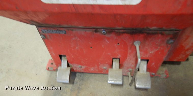 image for item JZ9961 2002 Hunter TC3000  rim clamp tire machine