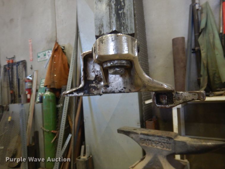 image for item JZ9961 2002 Hunter TC3000  rim clamp tire machine